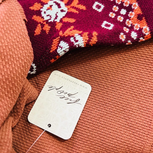 Free People Mikah Notch Neck Top Autumn Combo Size Small NWT MSRP $78 - Picture 4 of 4